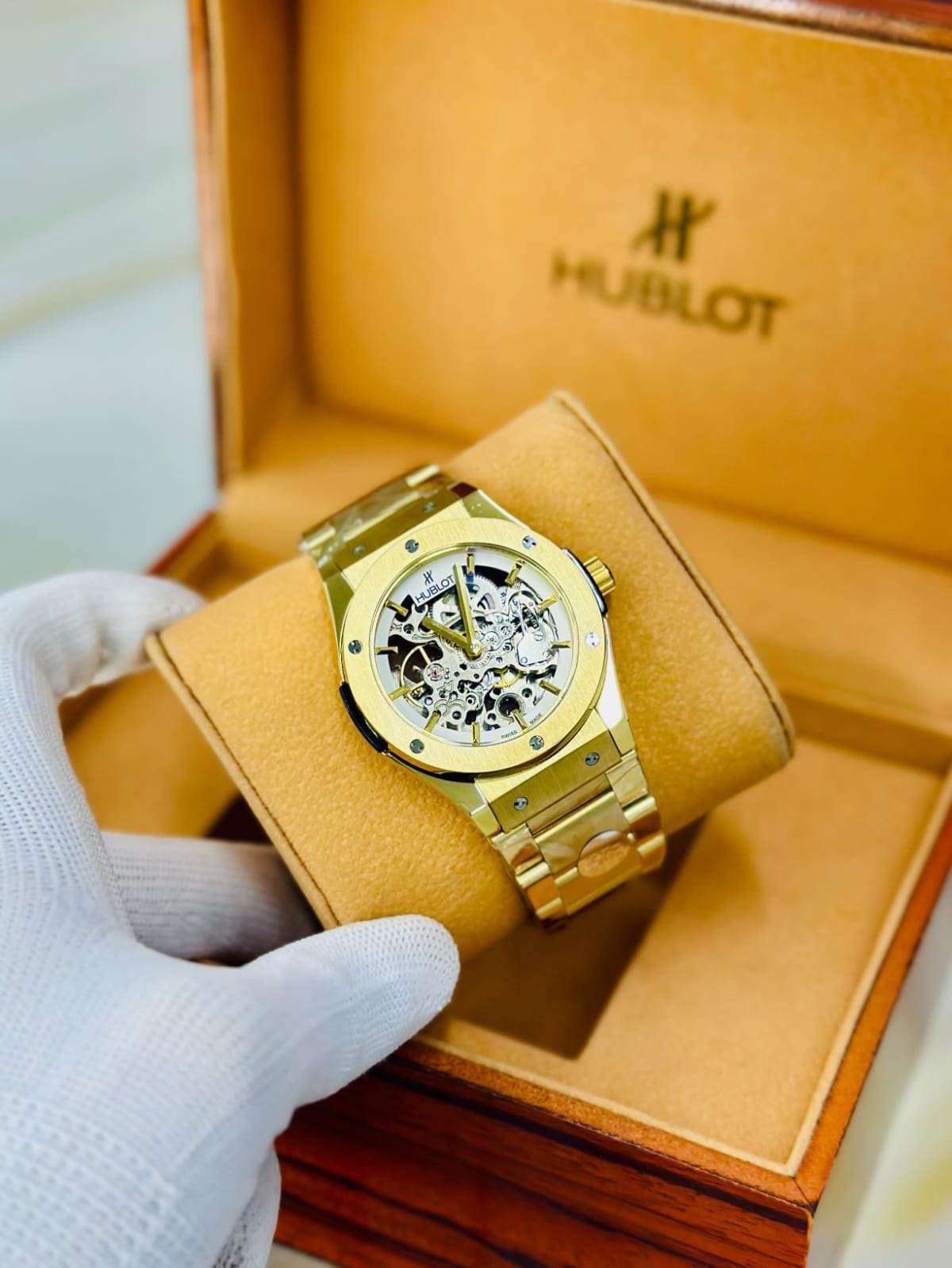 Hublot Classic Fusion Skeleton Yellow Gold - THE AM Fine Timepieces